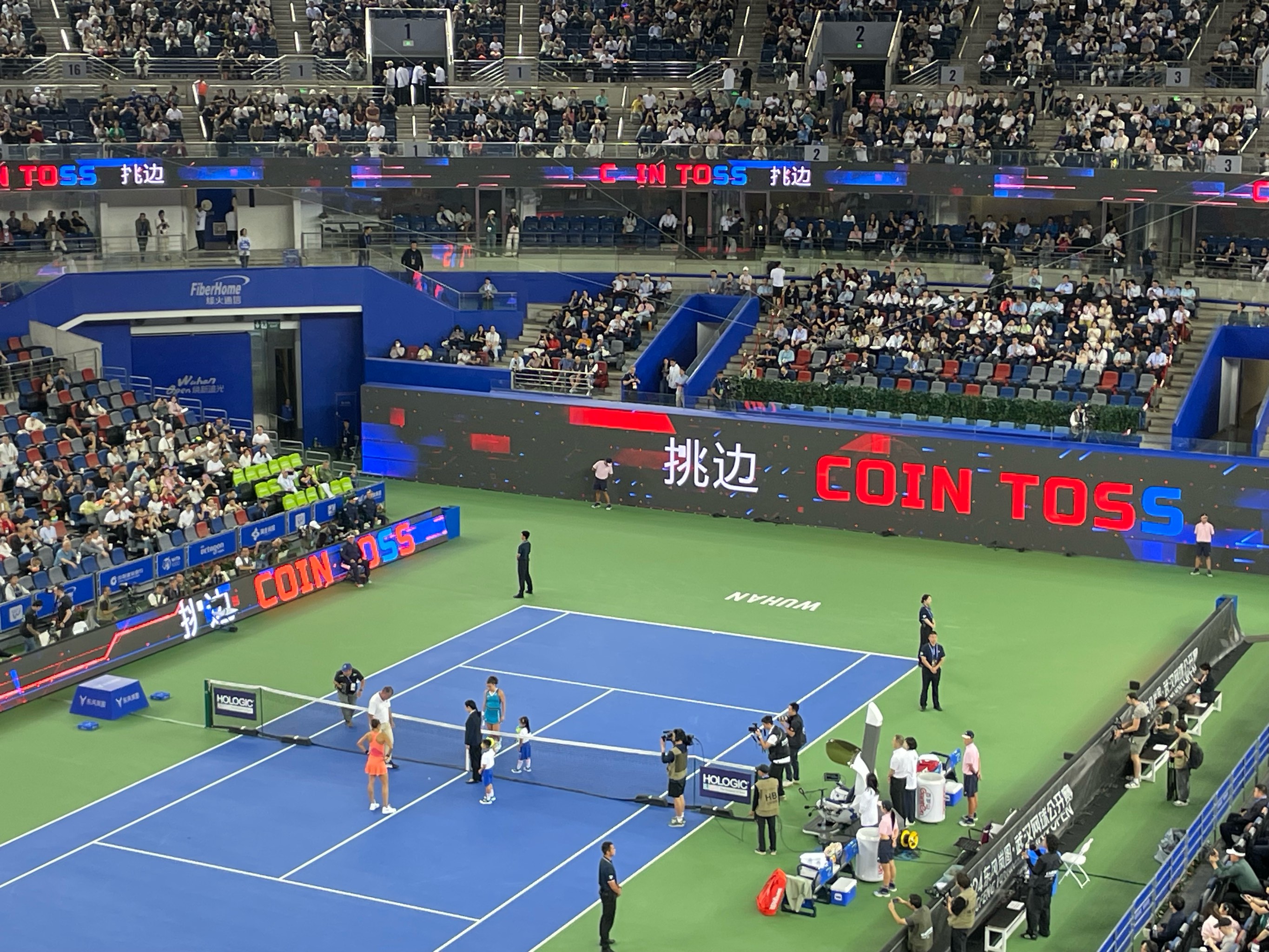 终场“绝杀时刻”点燃球场的巅峰激情 终场“绝杀时刻”点燃球场的巅峰激情