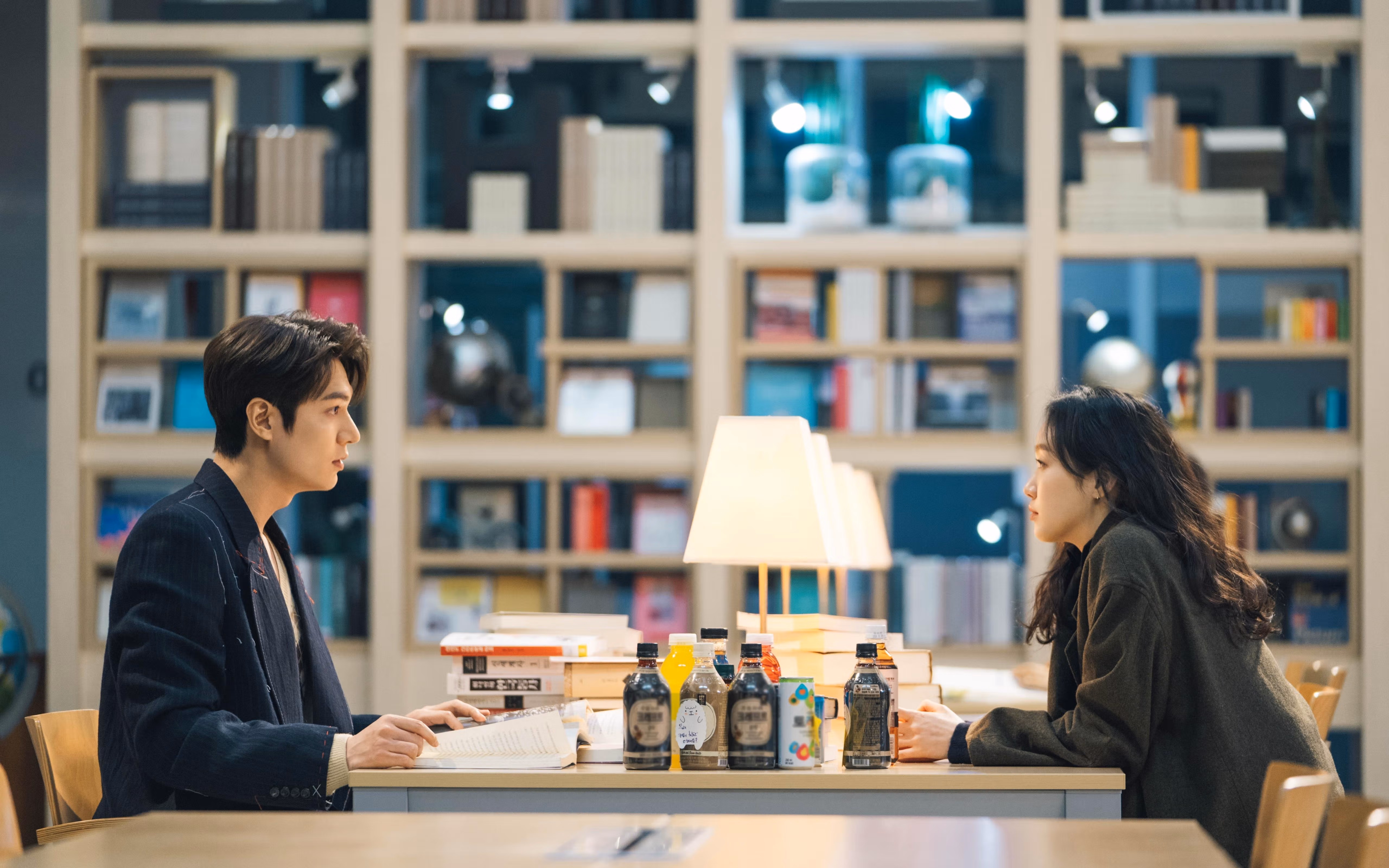 开云网站-“法甲逆转好戏不断，场面激烈令人振奋”，法甲转会一览 新浪体育