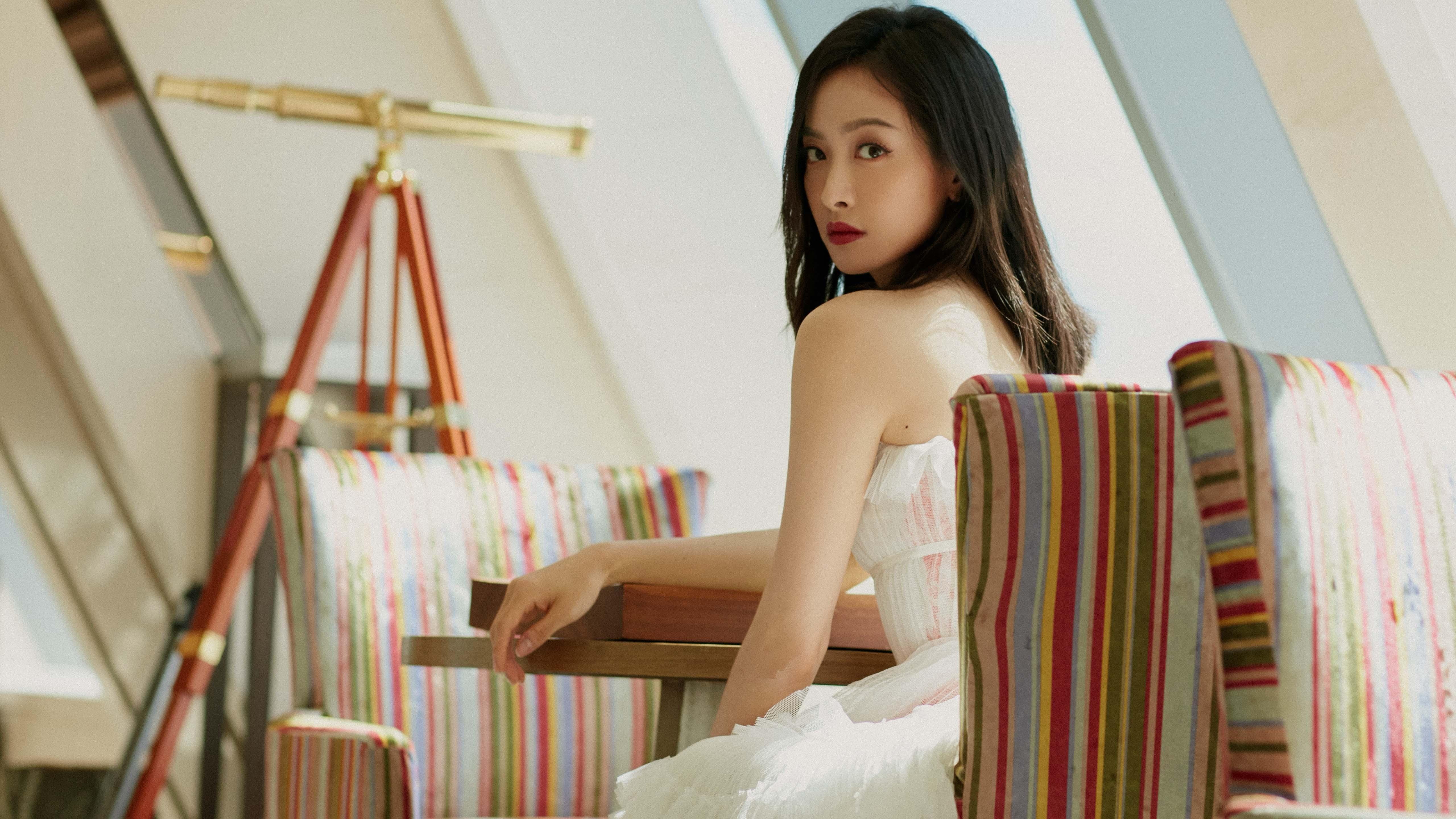 篮球主题校园节日活动开展融合体育与文化创意体验，校园篮球活动文案