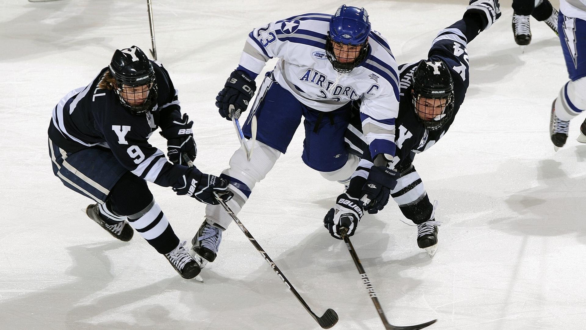 开云体育视频直播-_夜灯光雪地赛：光影交错的冬日盛宴_，雪地里的灯光