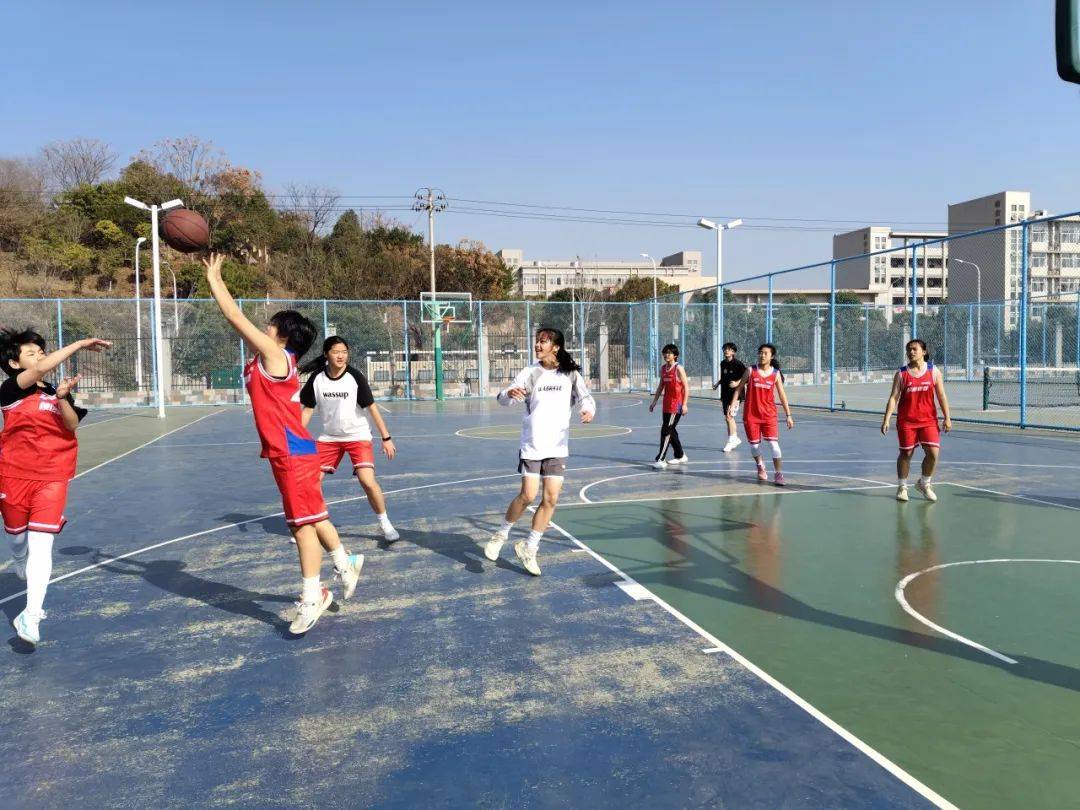 开云体育:青少年篮球训练营的教练团队:专业指导,助力成长的简单介绍 开云体育:青少年篮球训练营的教练团队:专业指导,助力成长的简单介绍