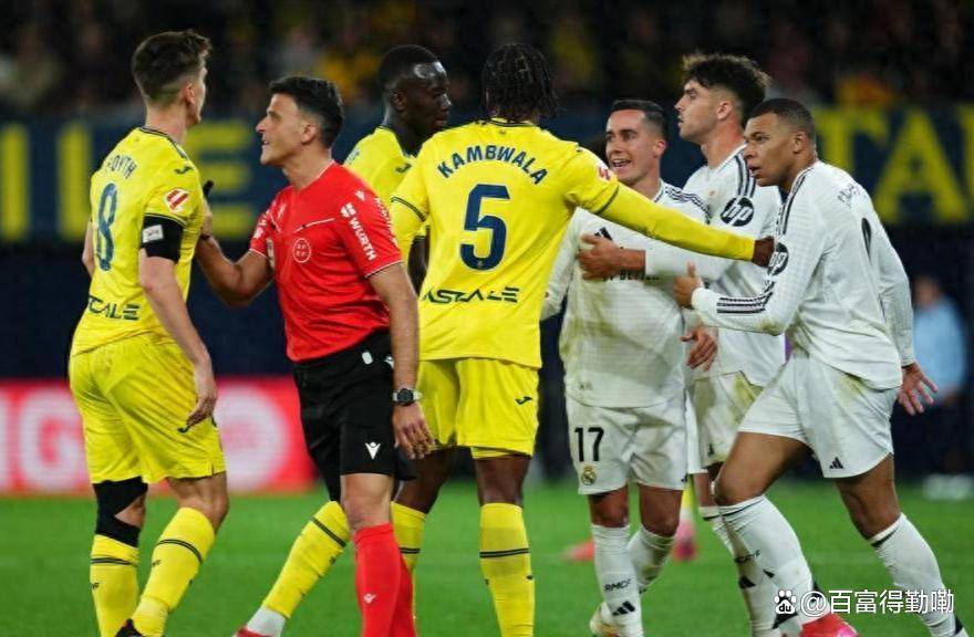 开云体育:法甲的转会策略：如何有效引进新球员的简单介绍