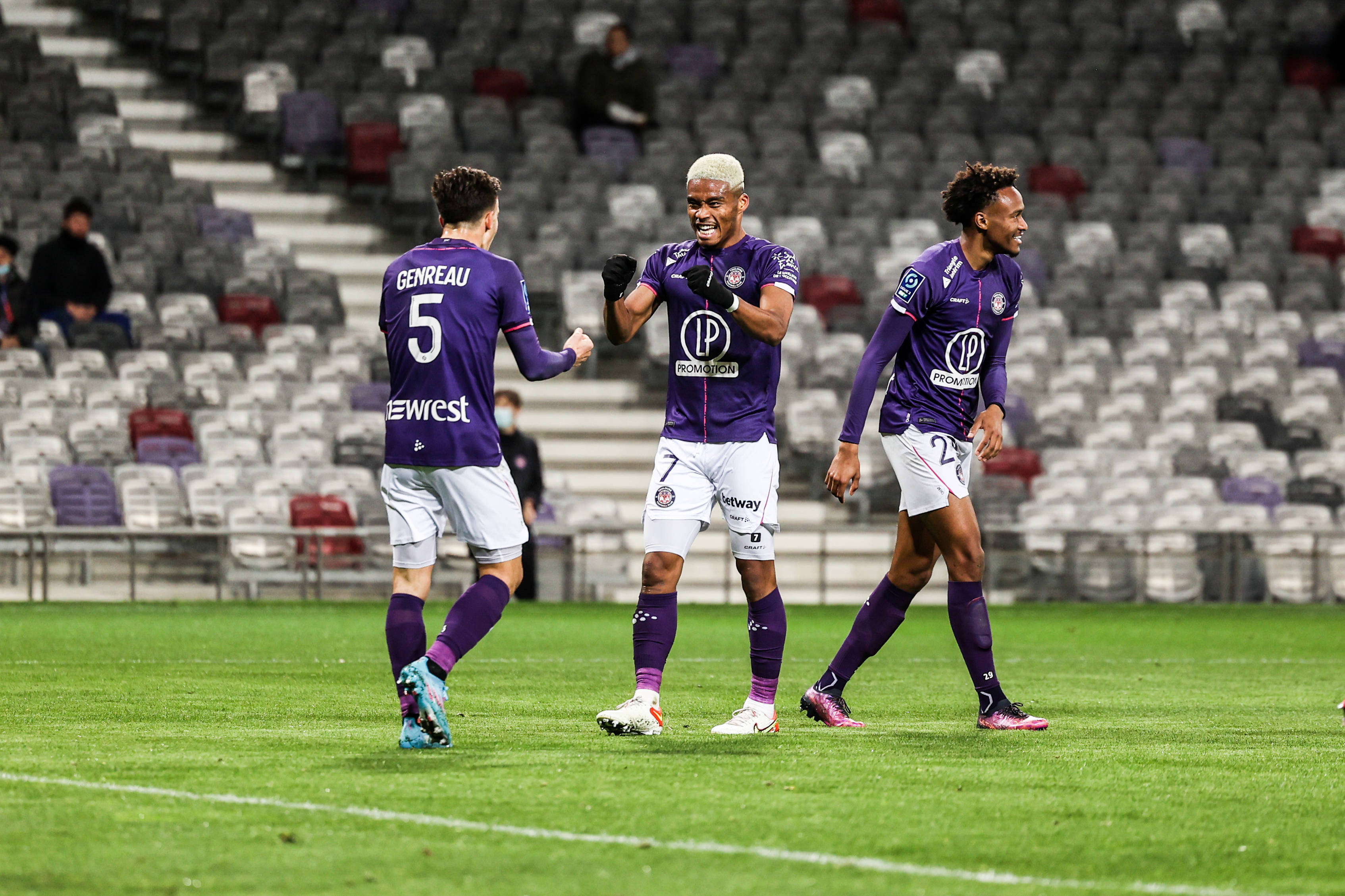 包含开云体育:法甲巴黎FC的进攻风格与战术演变的词条 包含开云体育:法甲巴黎FC的进攻风格与战术演变的词条